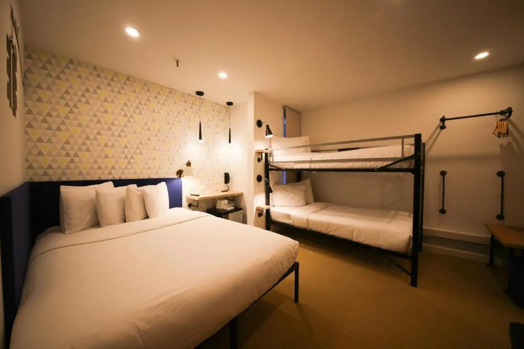 Quadruple Room – Manhattan Broadway Hotel