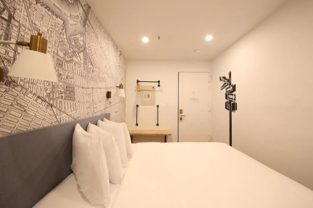 Queen Room – Manhattan Broadway Hotel