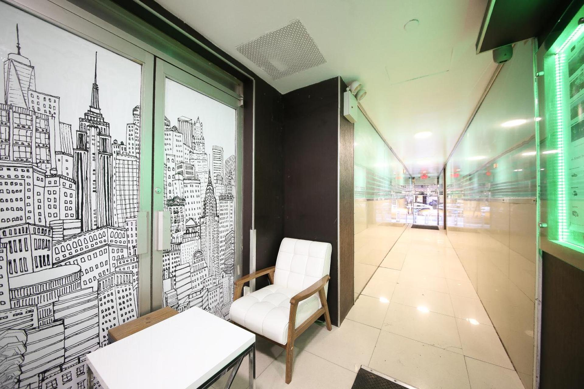 Manhattan Broadway Hotel