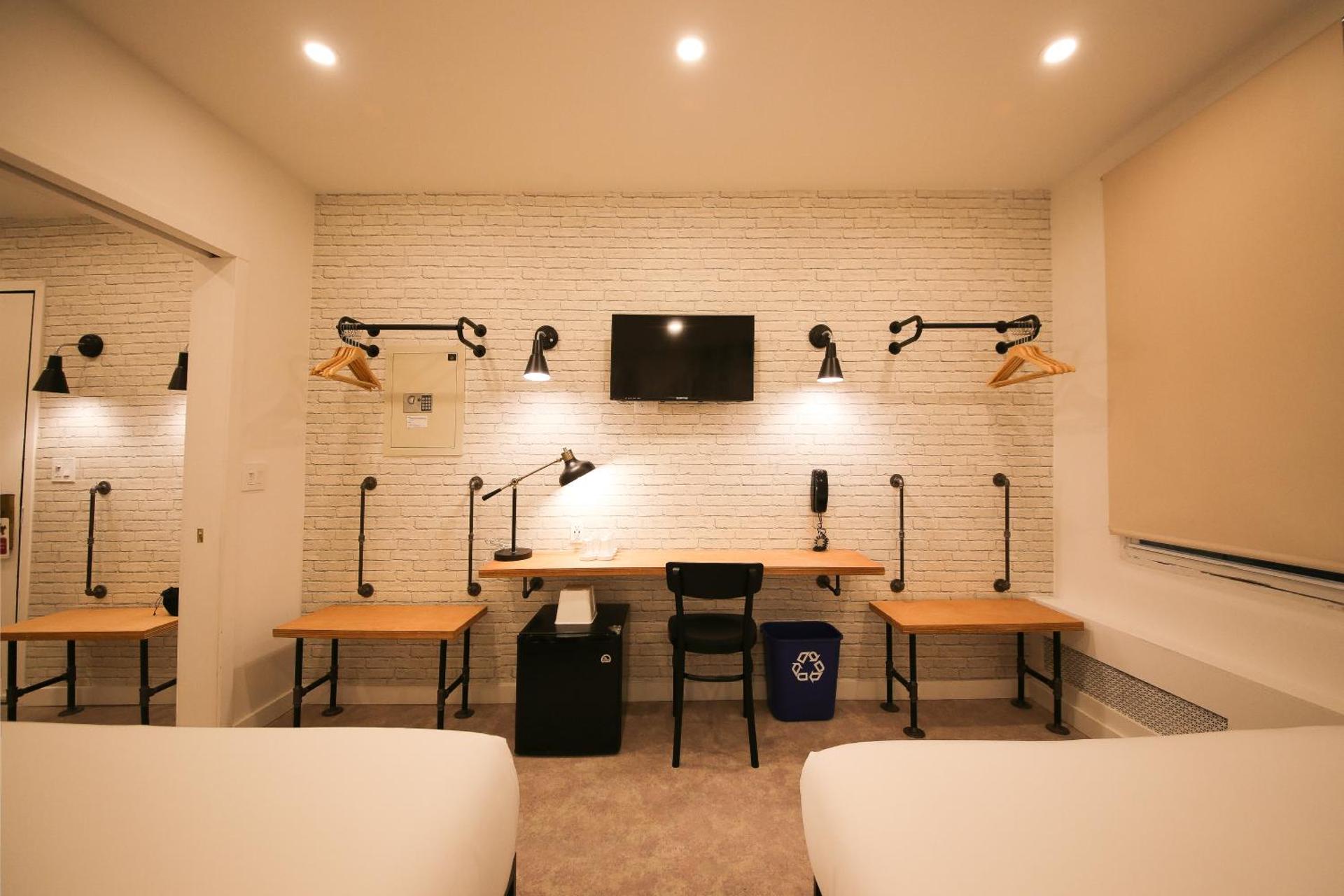 Manhattan Broadway Hotel