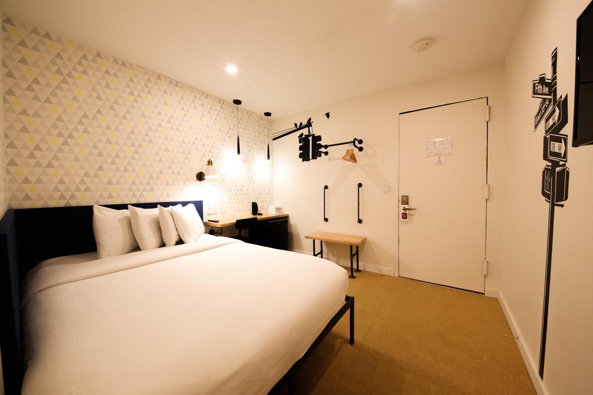 Manhattan Broadway Hotel